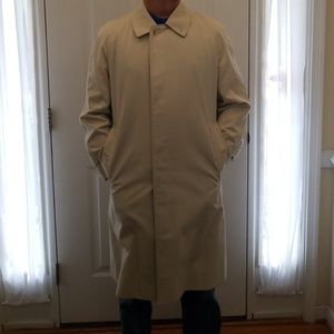 Burberry Collared Trench Coat with Lining